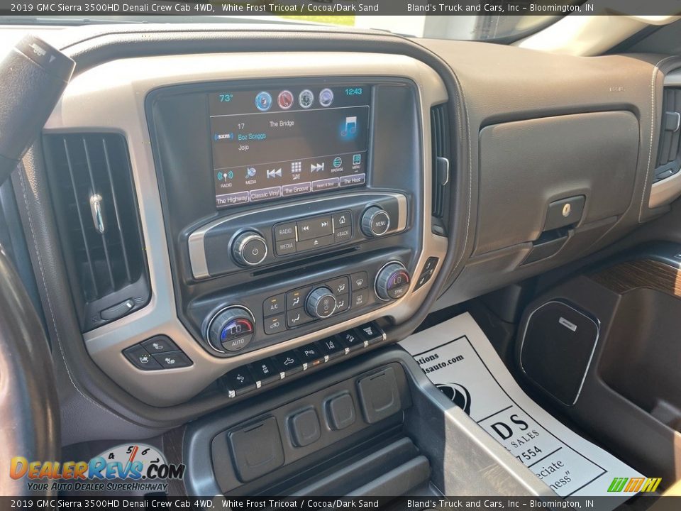 2019 GMC Sierra 3500HD Denali Crew Cab 4WD White Frost Tricoat / Cocoa/Dark Sand Photo #22