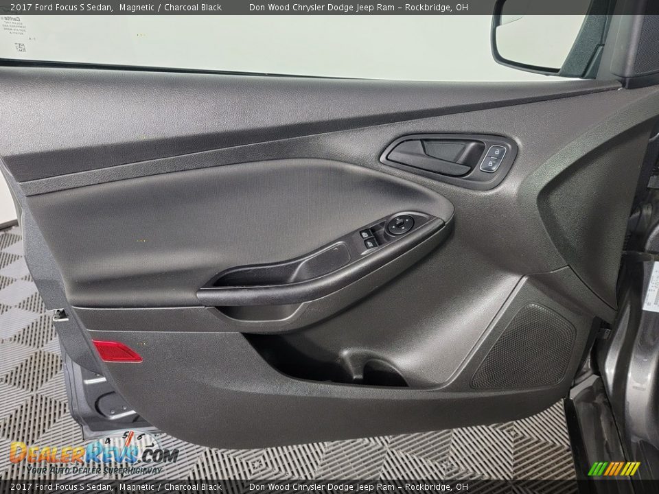 2017 Ford Focus S Sedan Magnetic / Charcoal Black Photo #14