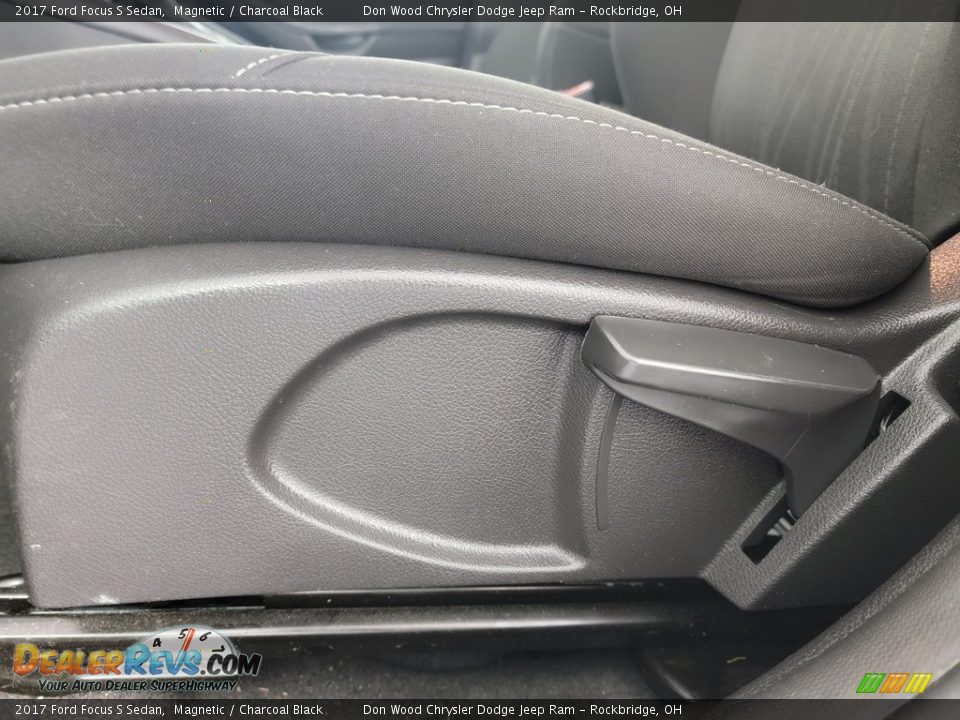 2017 Ford Focus S Sedan Magnetic / Charcoal Black Photo #17