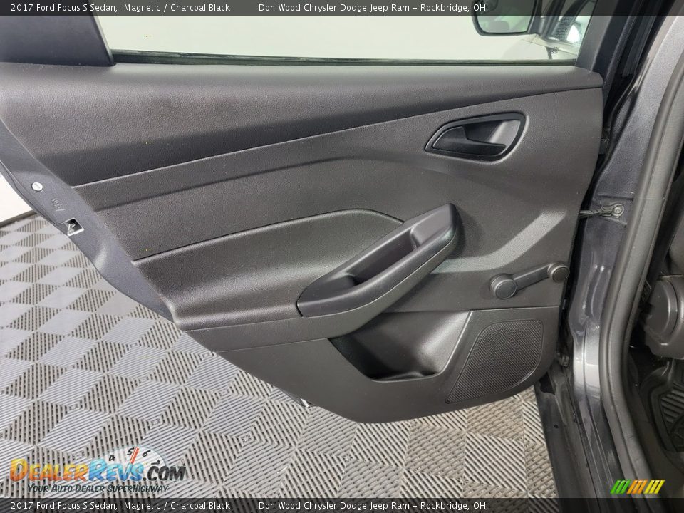 2017 Ford Focus S Sedan Magnetic / Charcoal Black Photo #24