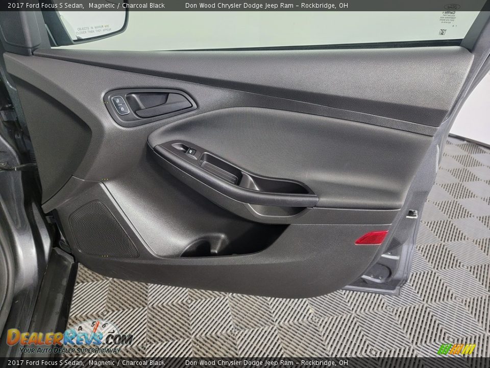 2017 Ford Focus S Sedan Magnetic / Charcoal Black Photo #27