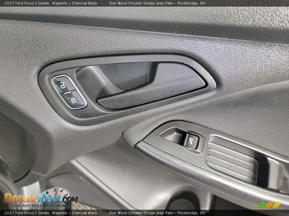 2017 Ford Focus S Sedan Magnetic / Charcoal Black Photo #28