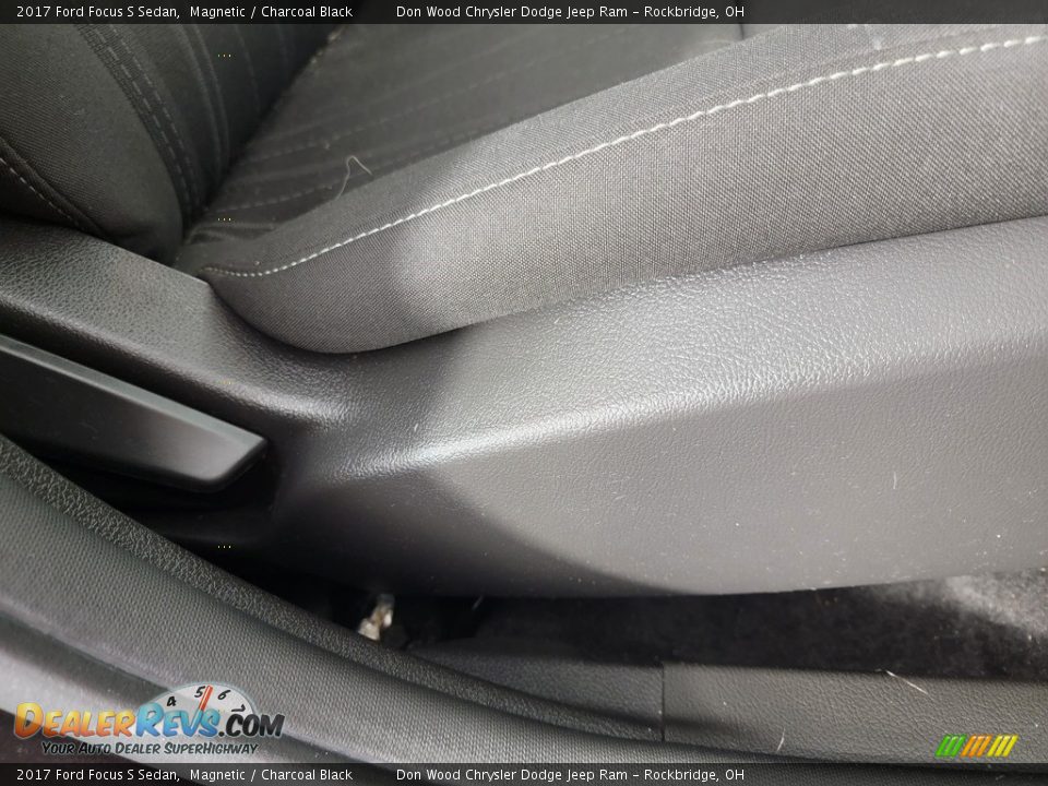 2017 Ford Focus S Sedan Magnetic / Charcoal Black Photo #30