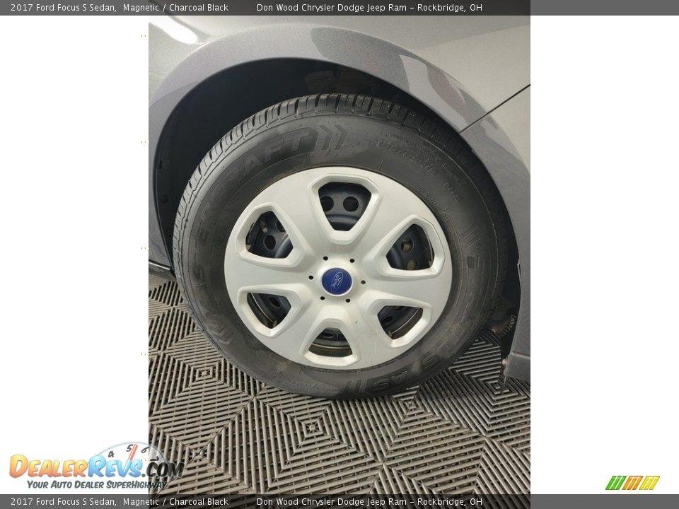 2017 Ford Focus S Sedan Magnetic / Charcoal Black Photo #32