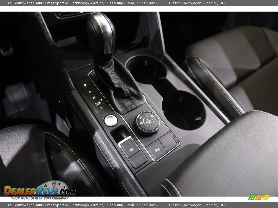2020 Volkswagen Atlas Cross Sport SE Technology 4Motion Shifter Photo #12