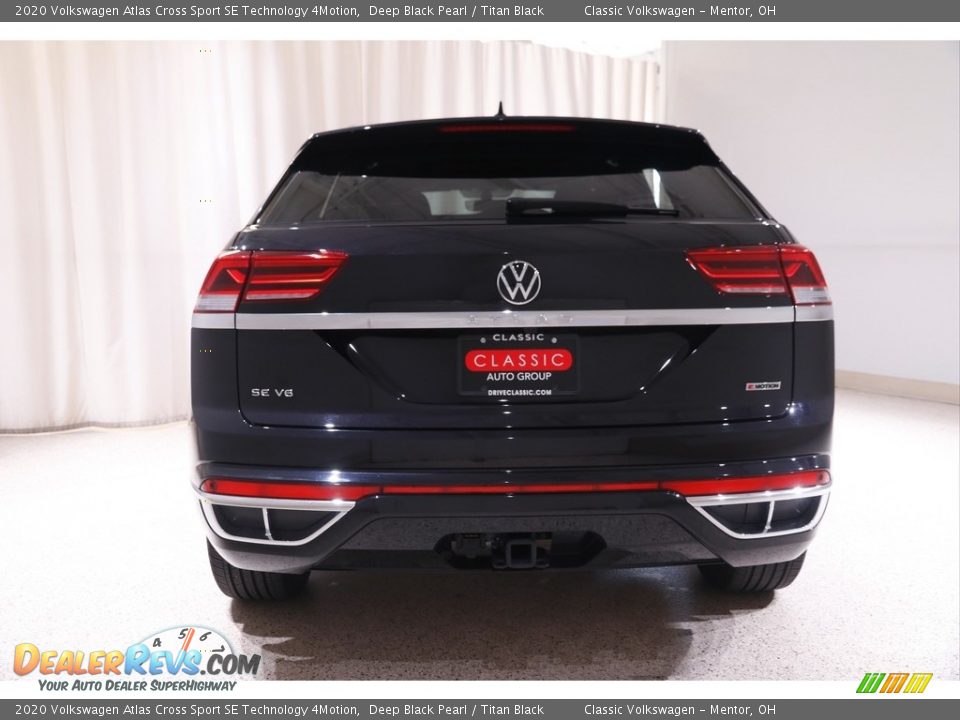 2020 Volkswagen Atlas Cross Sport SE Technology 4Motion Deep Black Pearl / Titan Black Photo #16