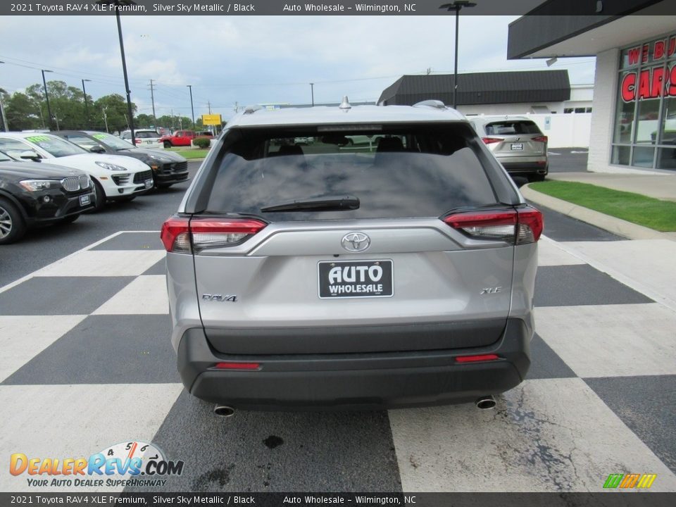 2021 Toyota RAV4 XLE Premium Silver Sky Metallic / Black Photo #4