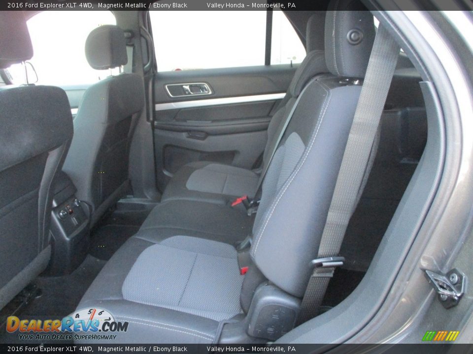 2016 Ford Explorer XLT 4WD Magnetic Metallic / Ebony Black Photo #13