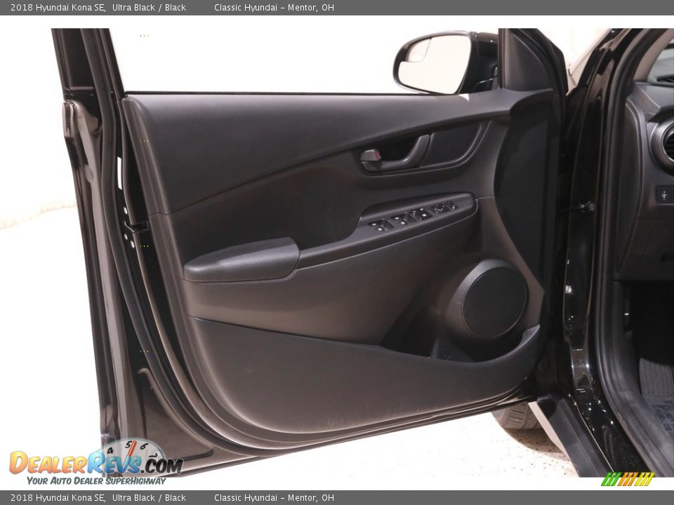 Door Panel of 2018 Hyundai Kona SE Photo #4