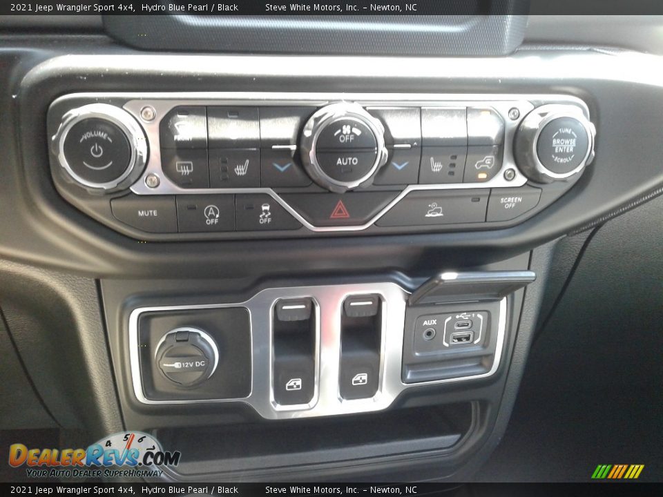 Controls of 2021 Jeep Wrangler Sport 4x4 Photo #24