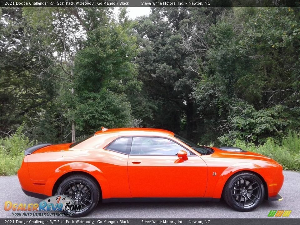 Go Mango 2021 Dodge Challenger R/T Scat Pack Widebody Photo #5