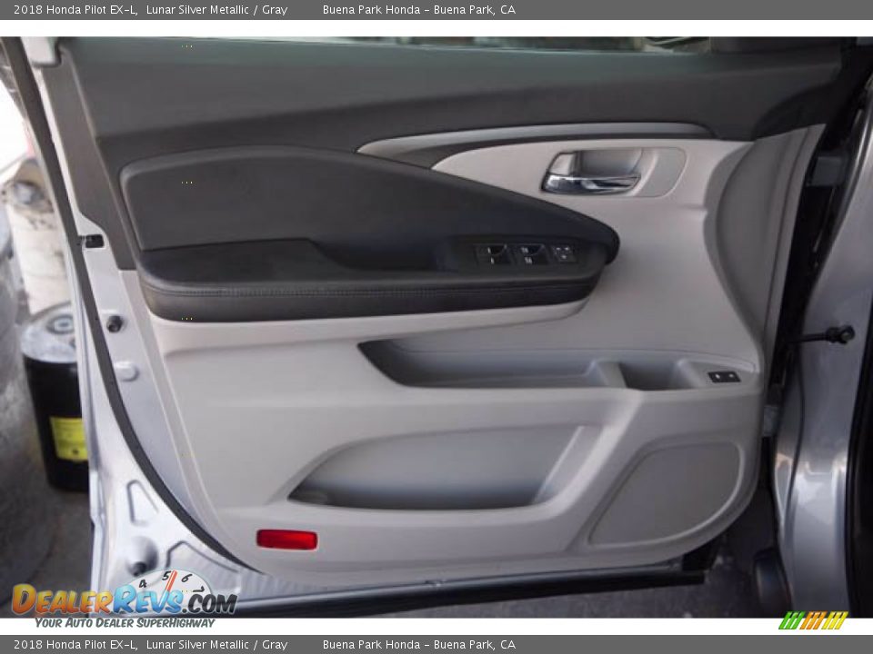 Door Panel of 2018 Honda Pilot EX-L Photo #30