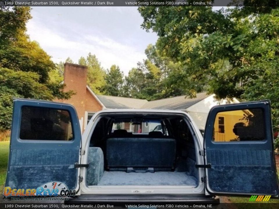 1989 Chevrolet Suburban 1500 Quicksilver Metallic / Dark Blue Photo #2