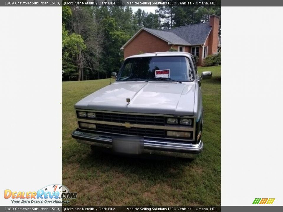 1989 Chevrolet Suburban 1500 Quicksilver Metallic / Dark Blue Photo #4