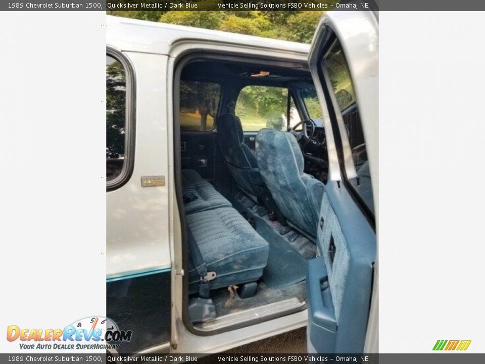 1989 Chevrolet Suburban 1500 Quicksilver Metallic / Dark Blue Photo #7