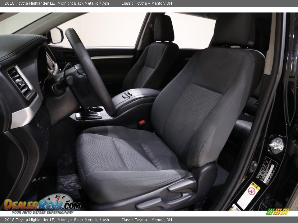 2018 Toyota Highlander LE Midnight Black Metallic / Ash Photo #5