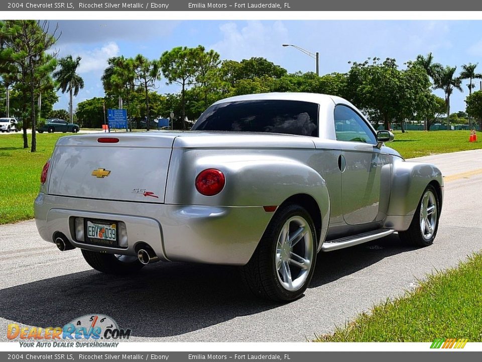 2004 Chevrolet SSR LS Ricochet Silver Metallic / Ebony Photo #7