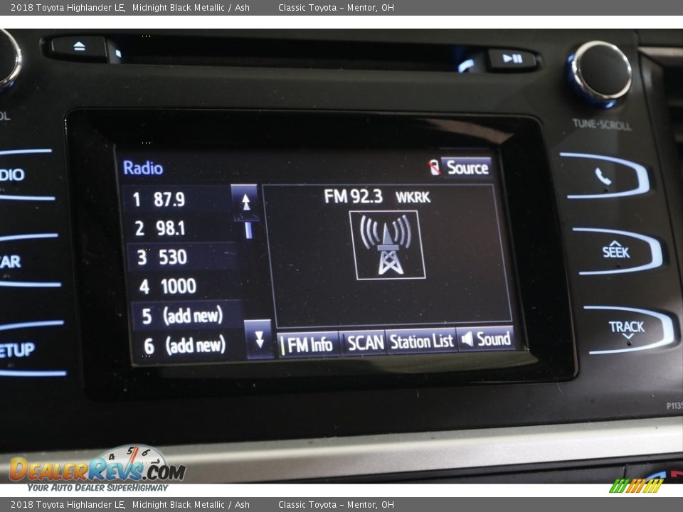 2018 Toyota Highlander LE Midnight Black Metallic / Ash Photo #10