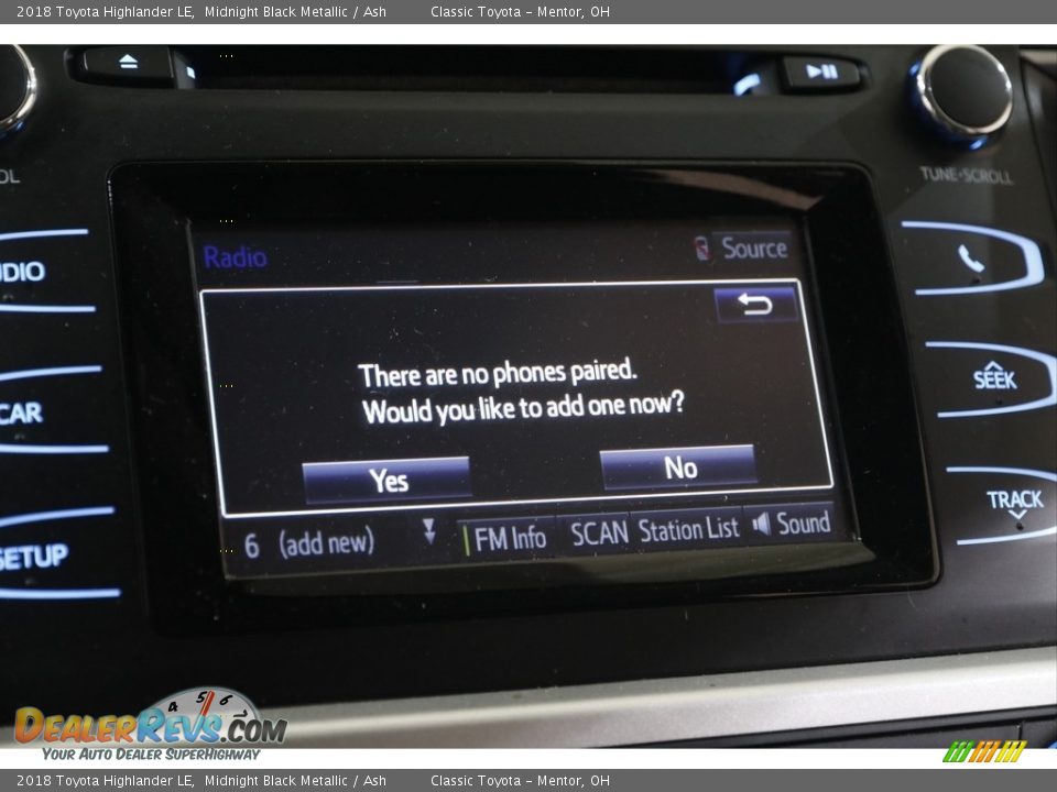 2018 Toyota Highlander LE Midnight Black Metallic / Ash Photo #11