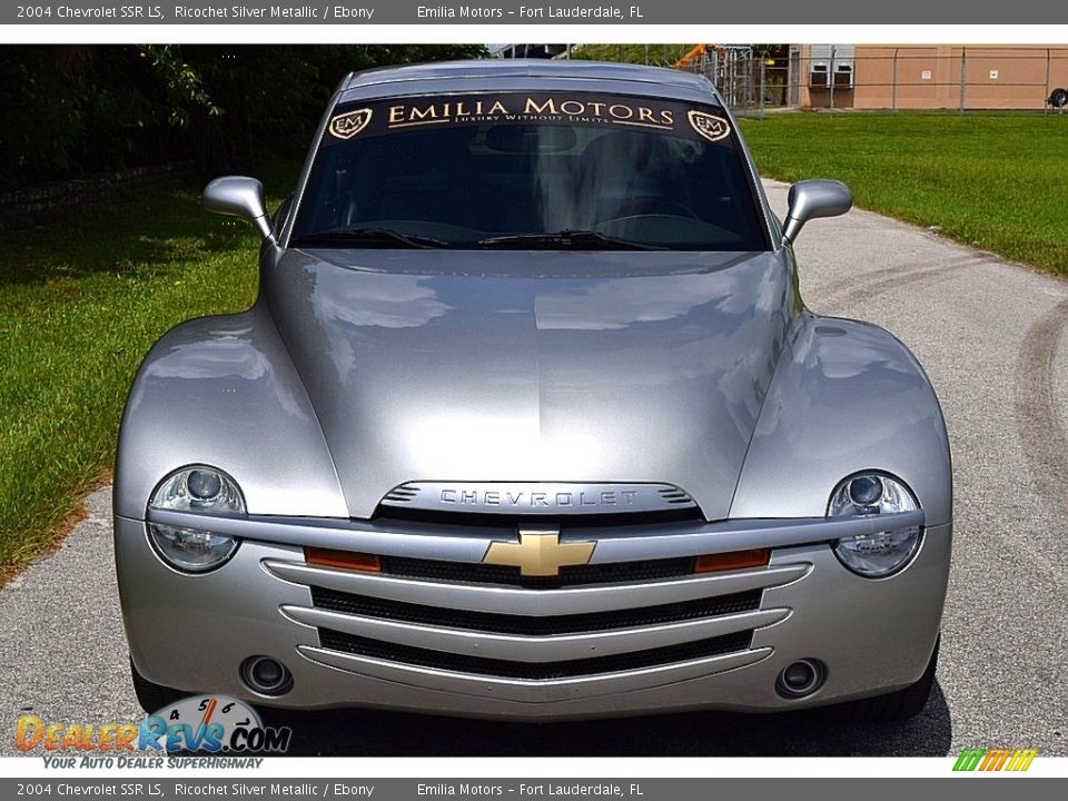 2004 Chevrolet SSR LS Ricochet Silver Metallic / Ebony Photo #12