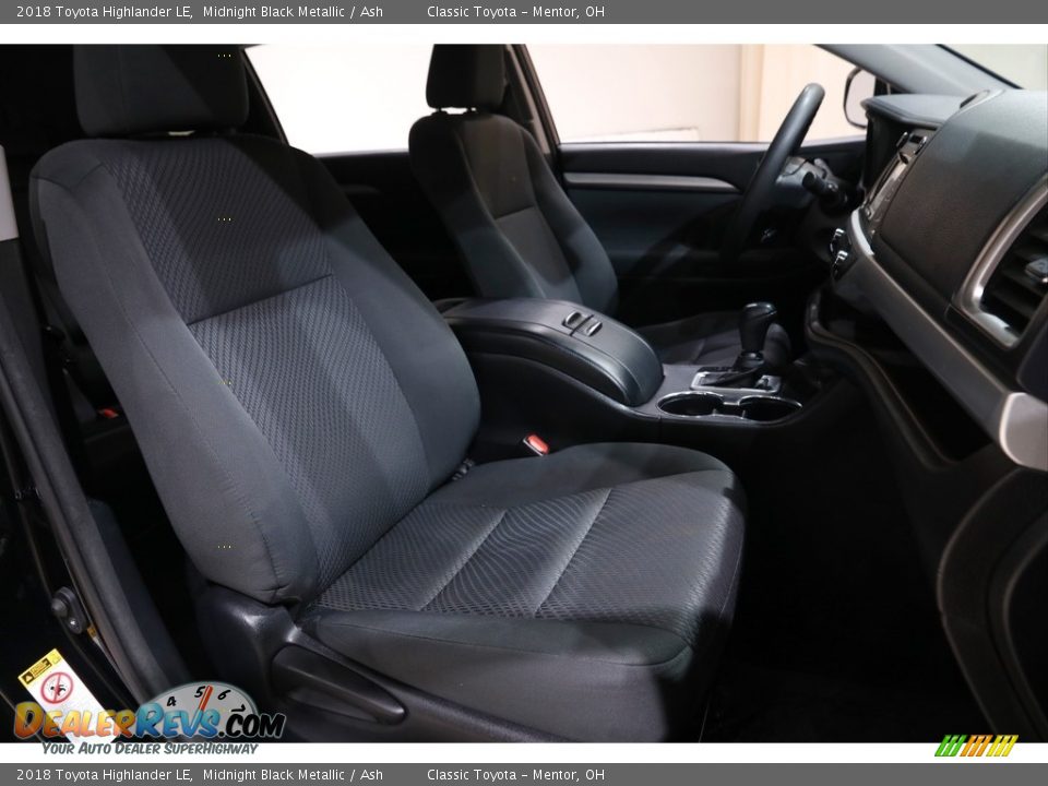 2018 Toyota Highlander LE Midnight Black Metallic / Ash Photo #13