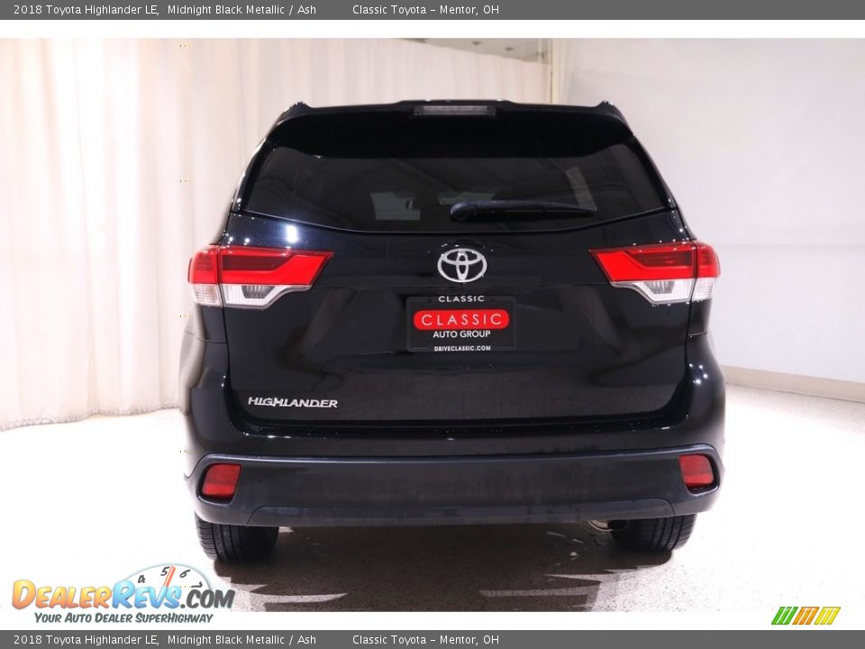 2018 Toyota Highlander LE Midnight Black Metallic / Ash Photo #17