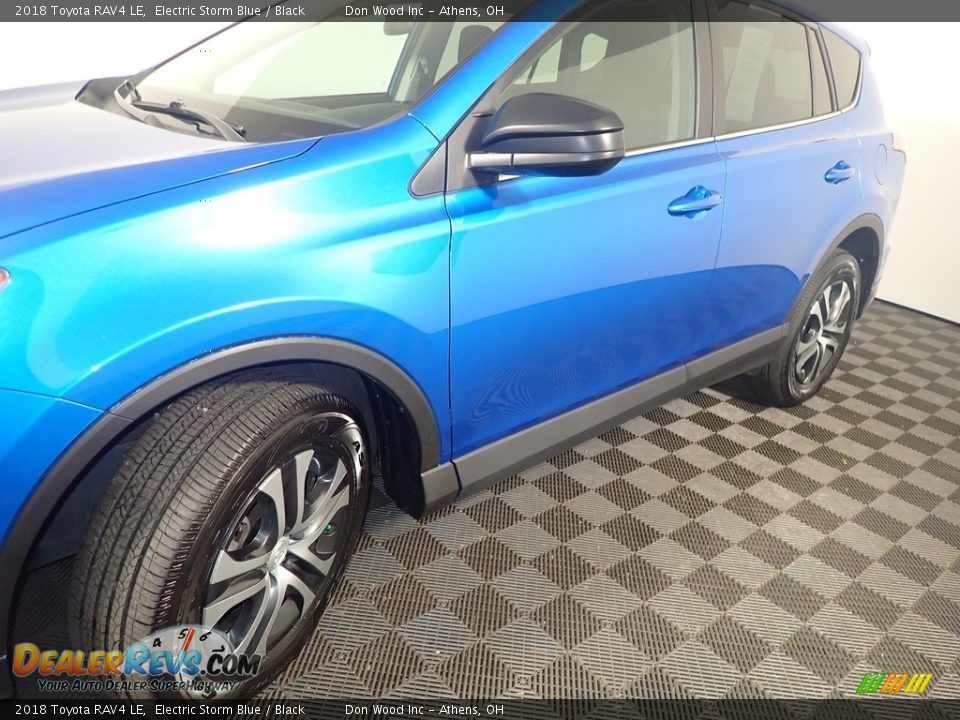 2018 Toyota RAV4 LE Electric Storm Blue / Black Photo #10