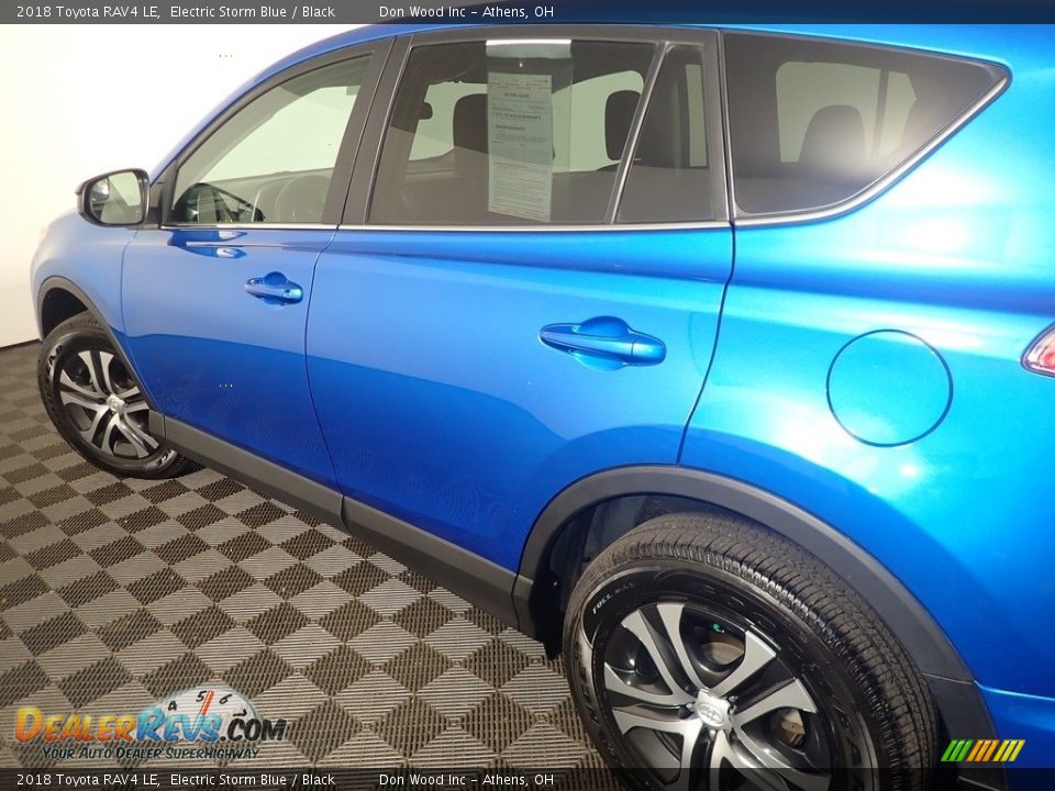 2018 Toyota RAV4 LE Electric Storm Blue / Black Photo #18