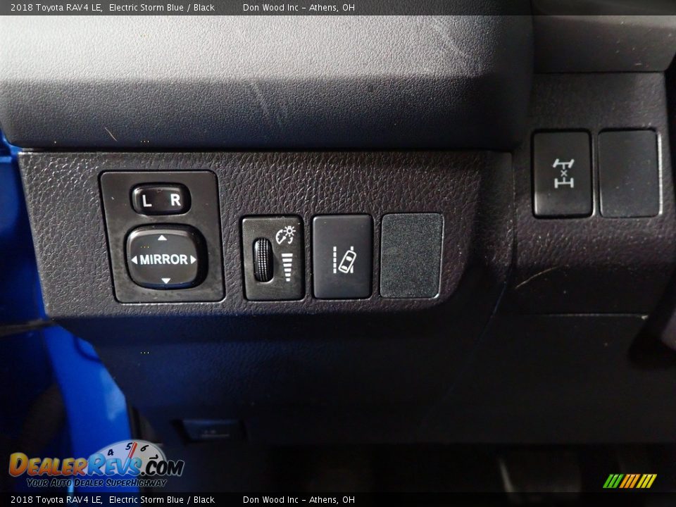 2018 Toyota RAV4 LE Electric Storm Blue / Black Photo #31