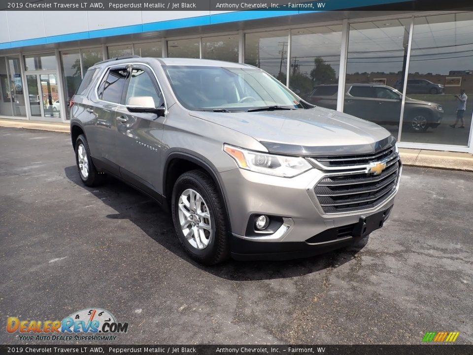 2019 Chevrolet Traverse LT AWD Pepperdust Metallic / Jet Black Photo #2