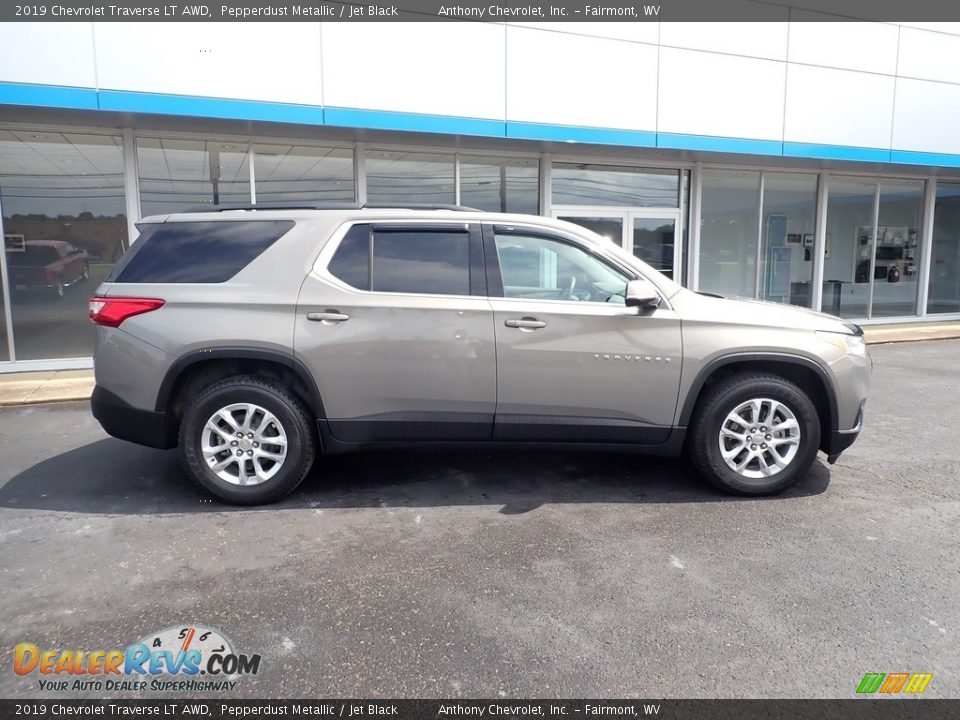 2019 Chevrolet Traverse LT AWD Pepperdust Metallic / Jet Black Photo #3