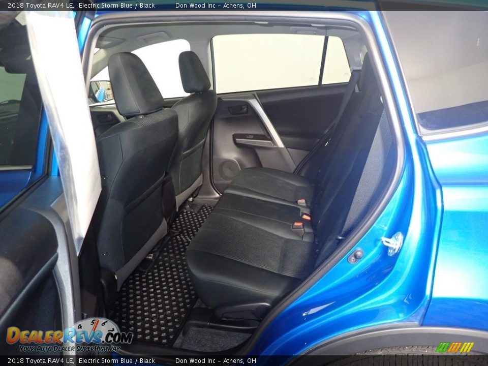 2018 Toyota RAV4 LE Electric Storm Blue / Black Photo #35