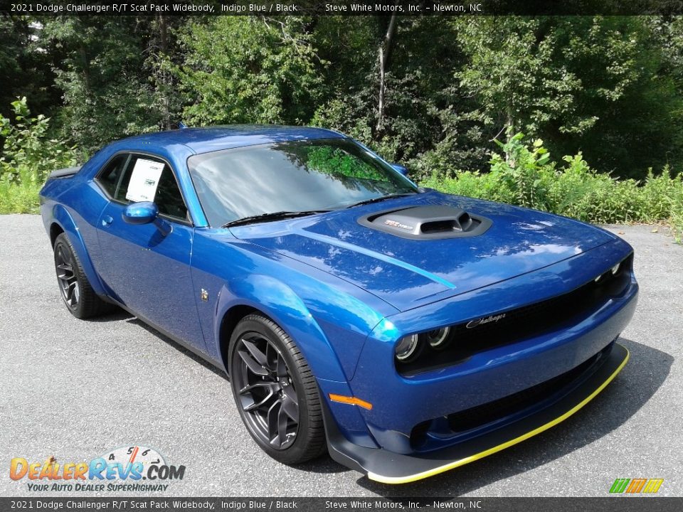 Front 3/4 View of 2021 Dodge Challenger R/T Scat Pack Widebody Photo #4