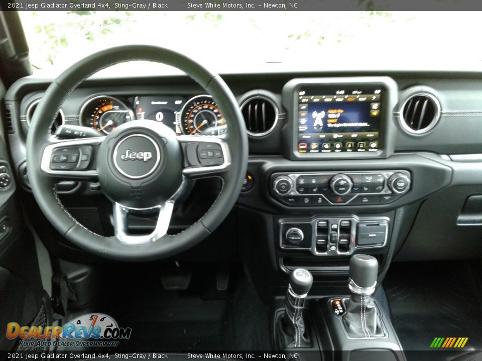 Dashboard of 2021 Jeep Gladiator Overland 4x4 Photo #18