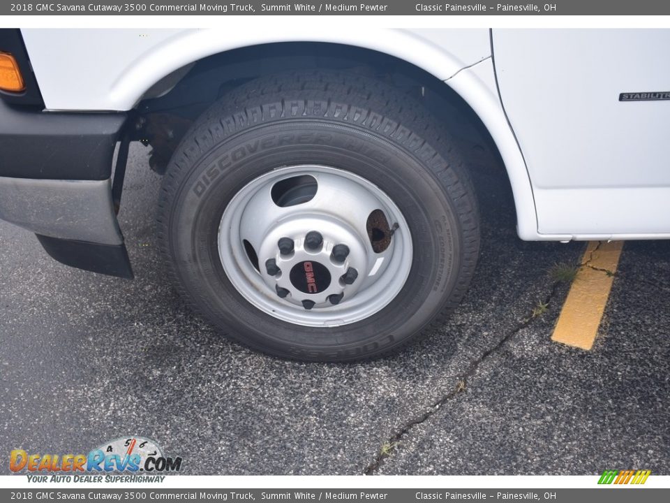 2018 GMC Savana Cutaway 3500 Commercial Moving Truck Wheel Photo #5