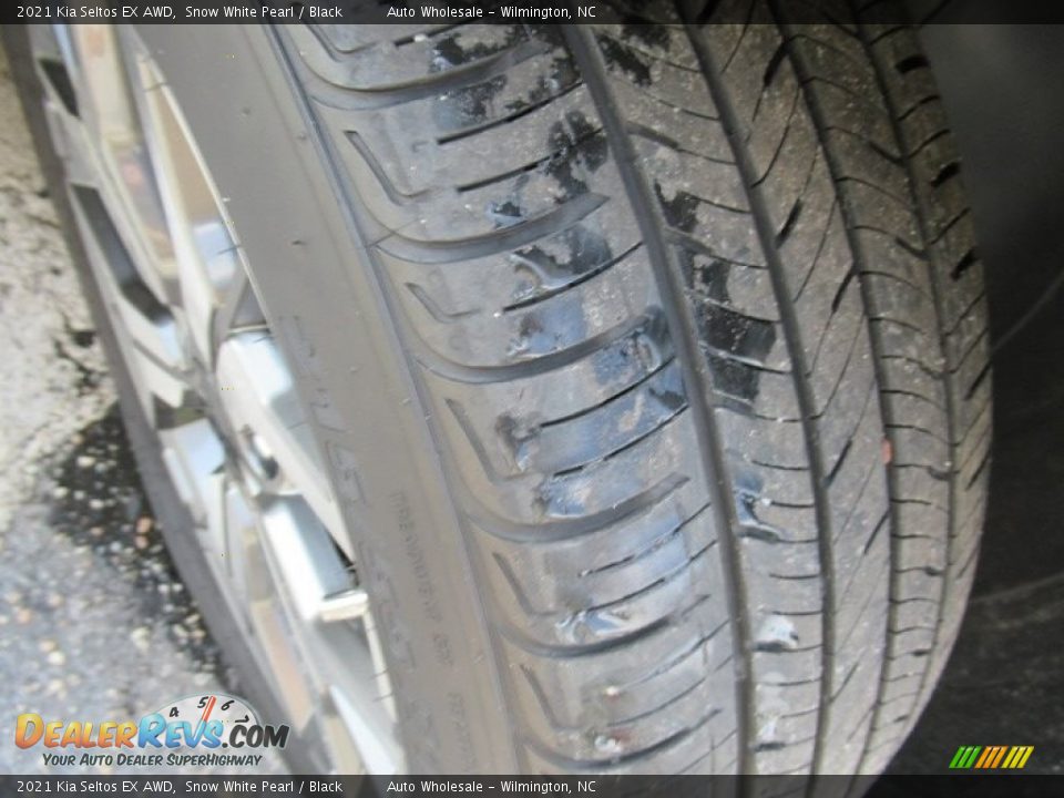 2021 Kia Seltos EX AWD Snow White Pearl / Black Photo #8