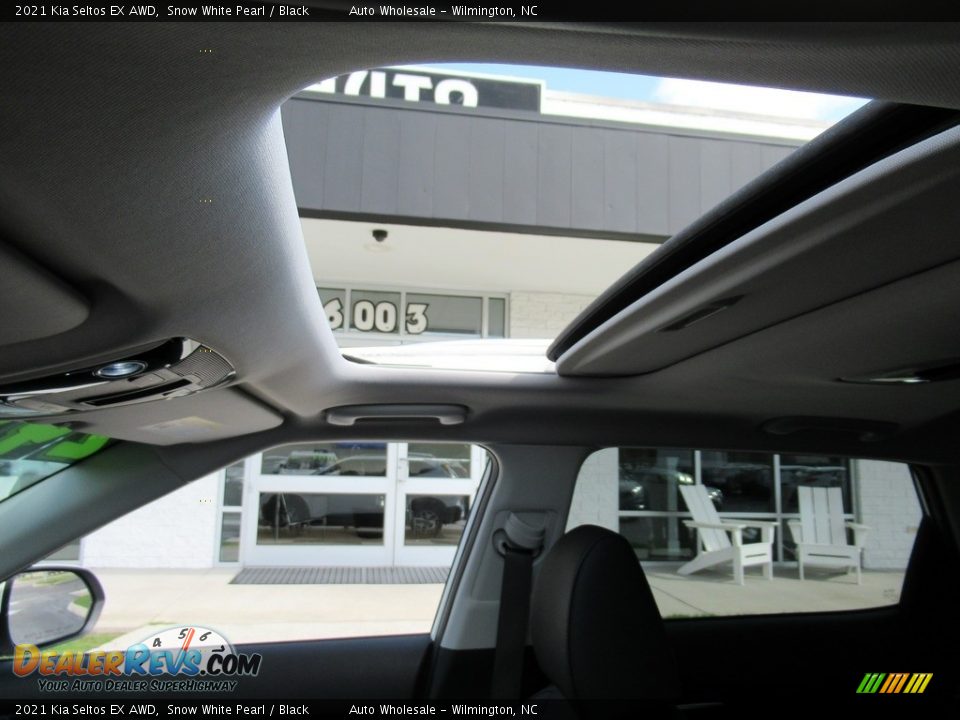 2021 Kia Seltos EX AWD Snow White Pearl / Black Photo #11