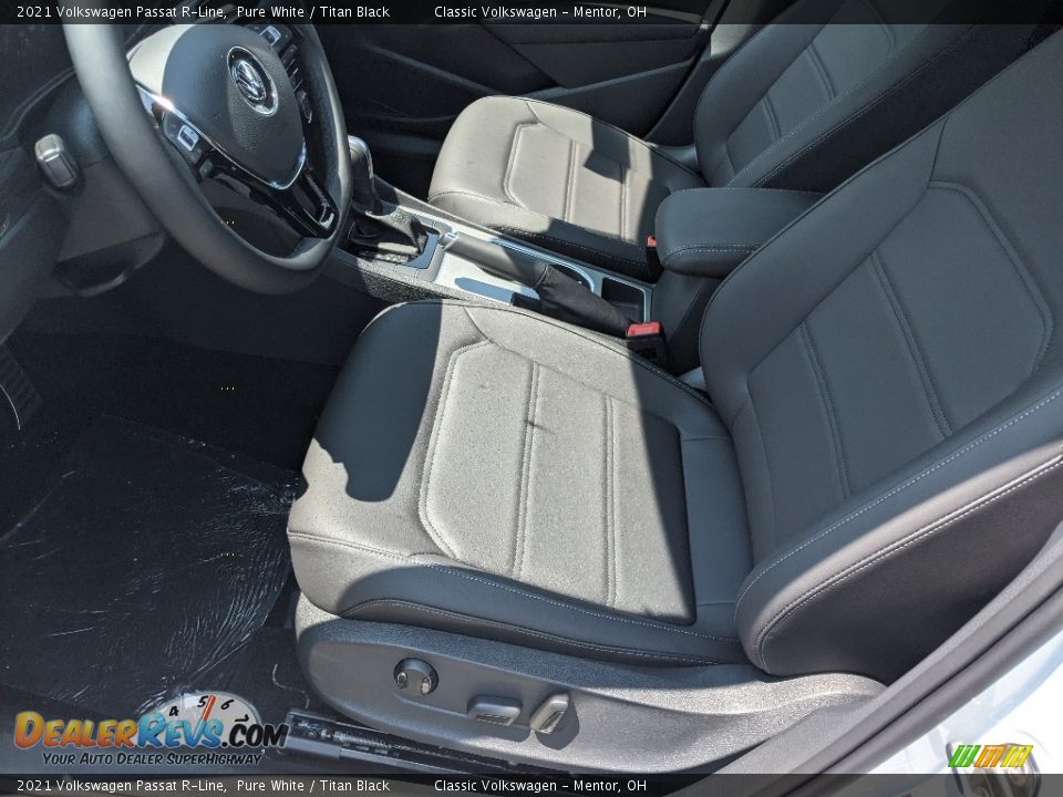 Front Seat of 2021 Volkswagen Passat R-Line Photo #4