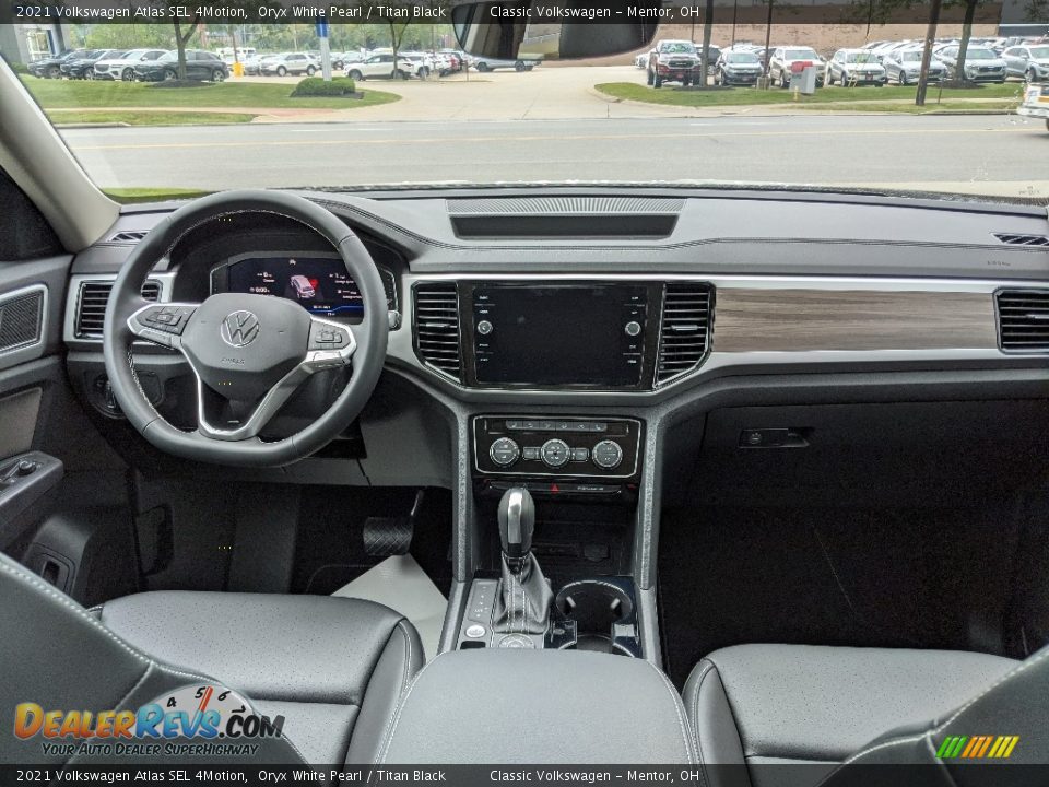 Dashboard of 2021 Volkswagen Atlas SEL 4Motion Photo #3