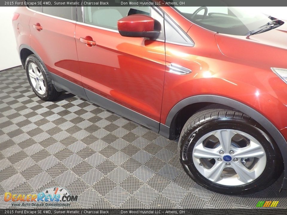 2015 Ford Escape SE 4WD Sunset Metallic / Charcoal Black Photo #4