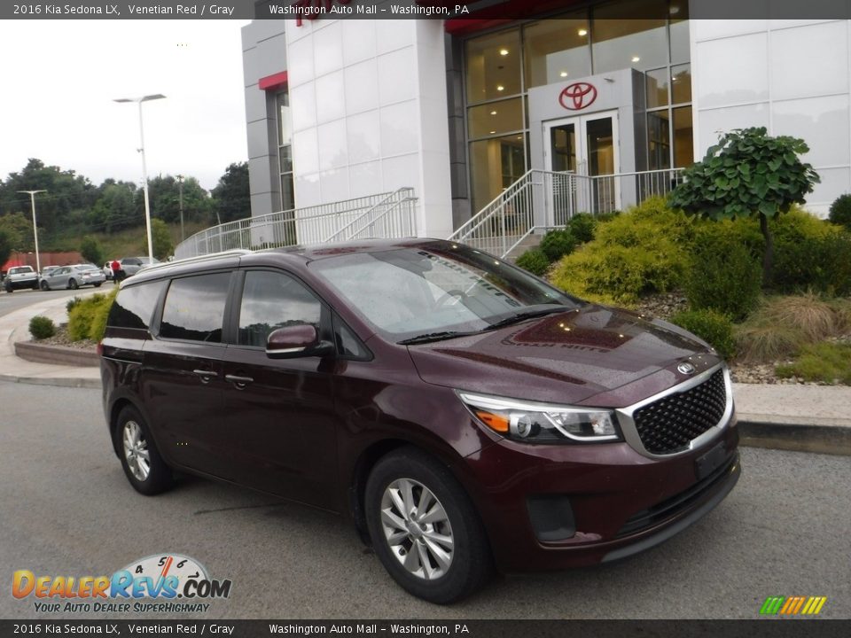 Front 3/4 View of 2016 Kia Sedona LX Photo #1