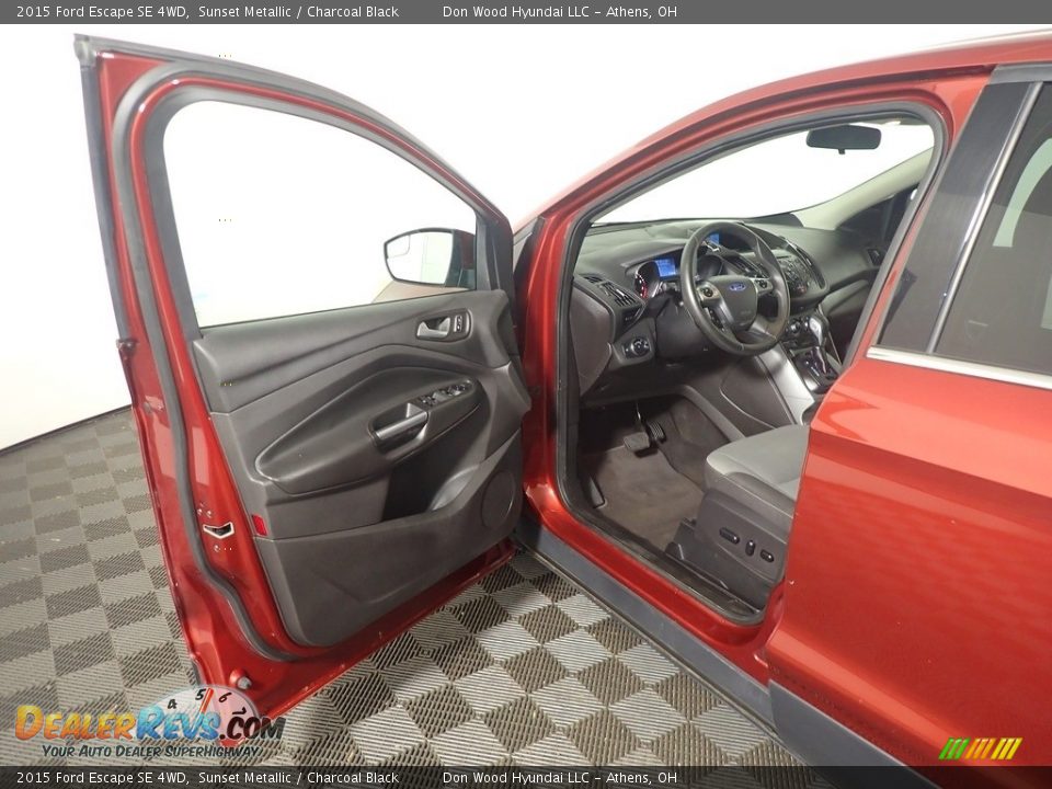2015 Ford Escape SE 4WD Sunset Metallic / Charcoal Black Photo #21