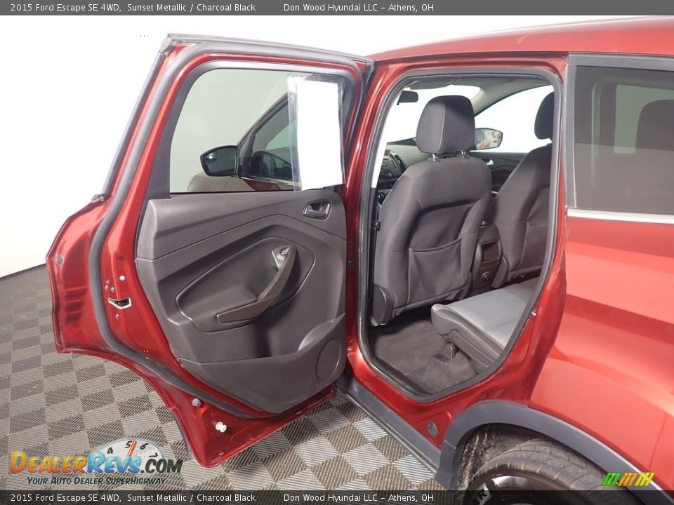 2015 Ford Escape SE 4WD Sunset Metallic / Charcoal Black Photo #35
