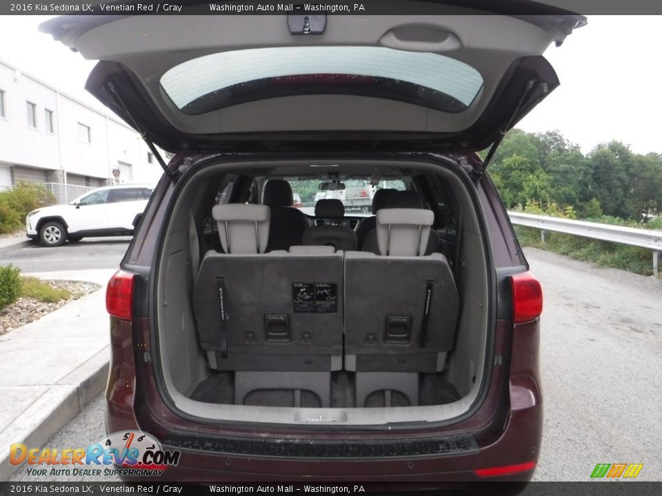 2016 Kia Sedona LX Trunk Photo #24