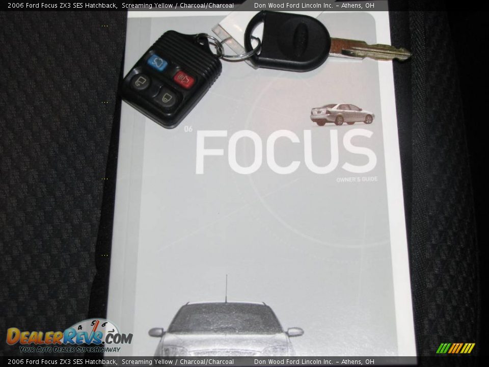 2006 Ford Focus ZX3 SES Hatchback Screaming Yellow / Charcoal/Charcoal Photo #17