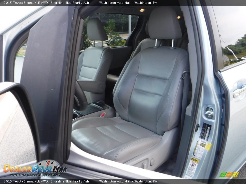 2015 Toyota Sienna XLE AWD Shoreline Blue Pearl / Ash Photo #17