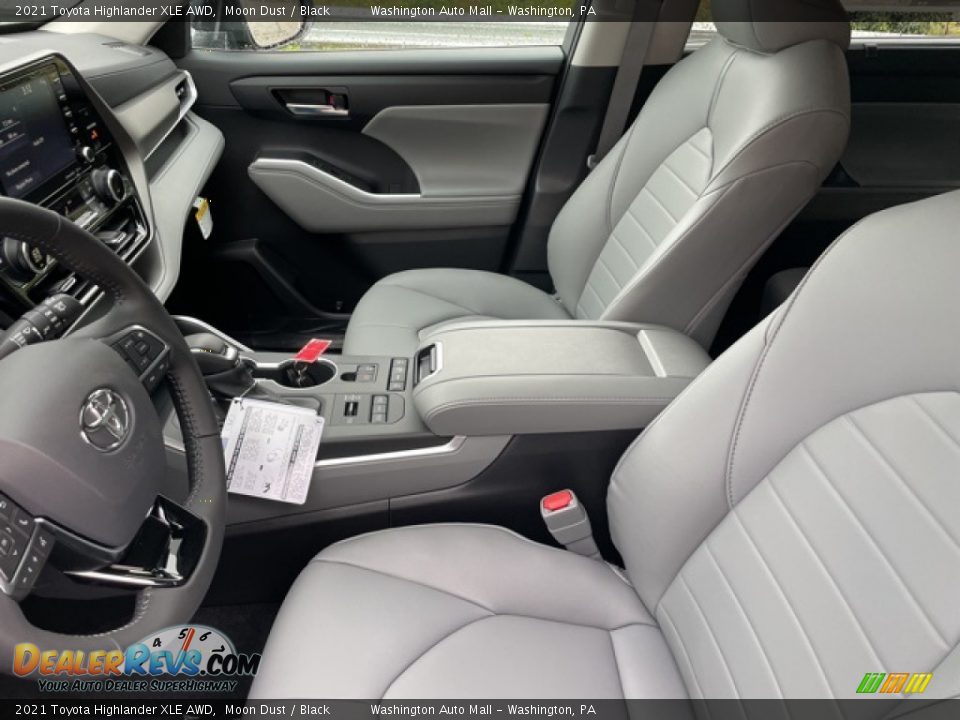 Front Seat of 2021 Toyota Highlander XLE AWD Photo #4