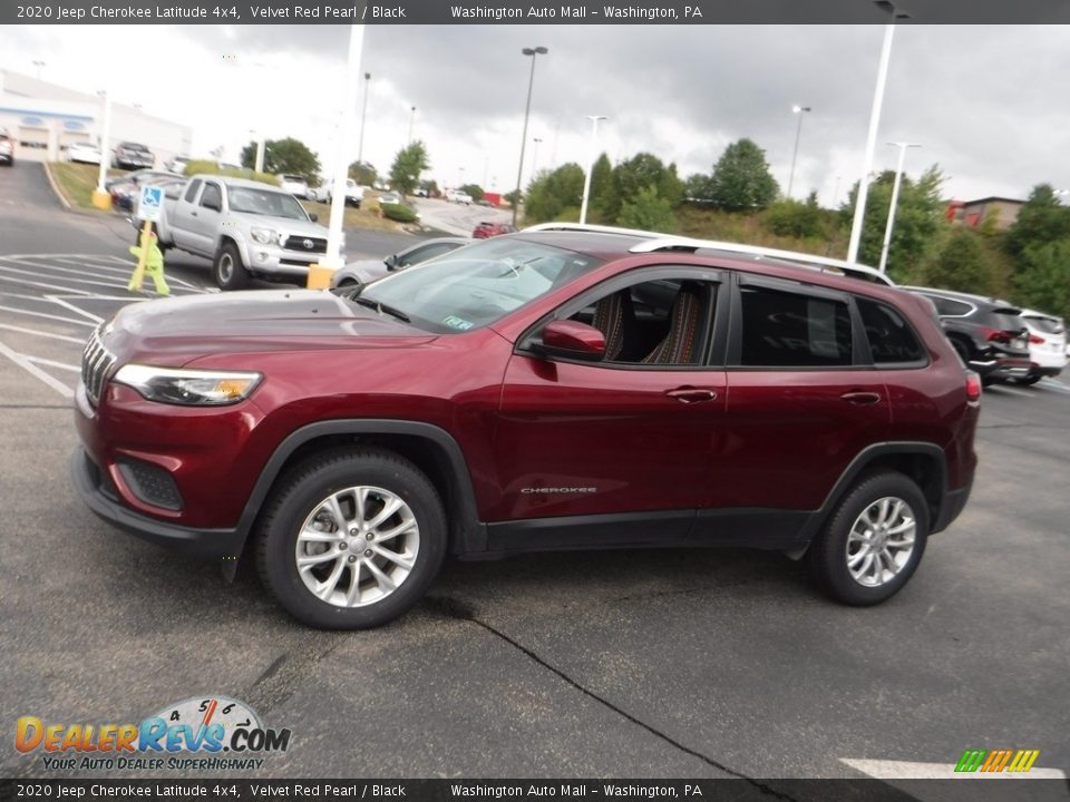 2020 Jeep Cherokee Latitude 4x4 Velvet Red Pearl / Black Photo #6