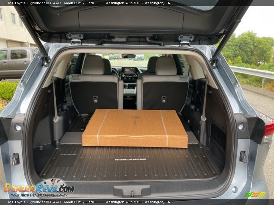 2021 Toyota Highlander XLE AWD Trunk Photo #12