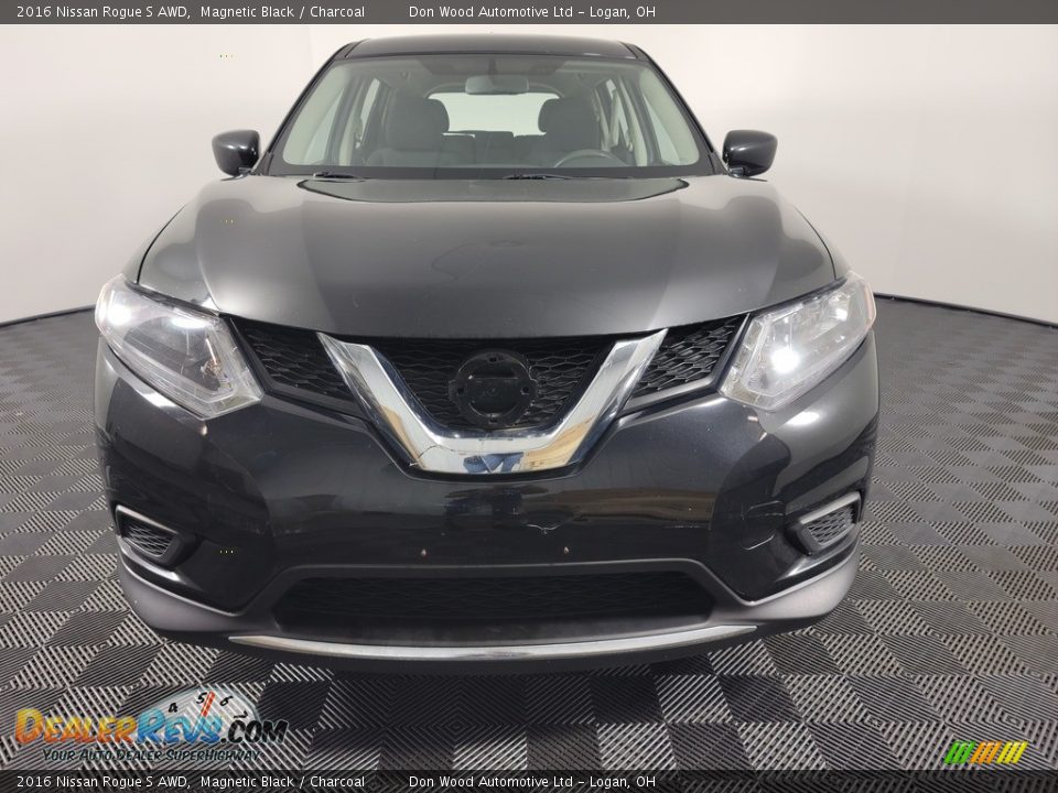 2016 Nissan Rogue S AWD Magnetic Black / Charcoal Photo #4